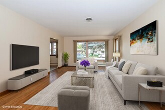 10012 S Komensky Ave in Oak Lawn, IL - Building Photo - Building Photo