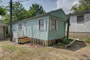 1923 Calvert St, Unit C in North Charleston, SC - Building Photo