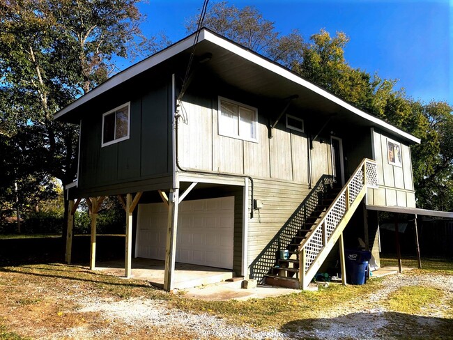 915 E 22nd St-Unit -1 in Ada, OK - Foto de edificio - Building Photo