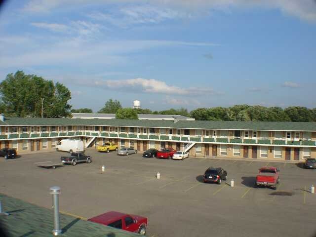 Viking Village Apartments in Alexandria, MN - Building Photo