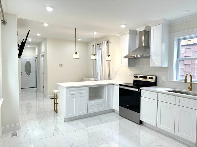 11 Burrell St, Unit 1