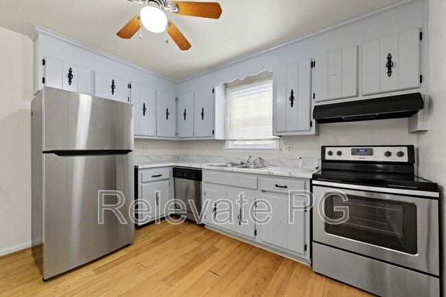 15709 Gary Ave in Chester, VA - Building Photo - Building Photo