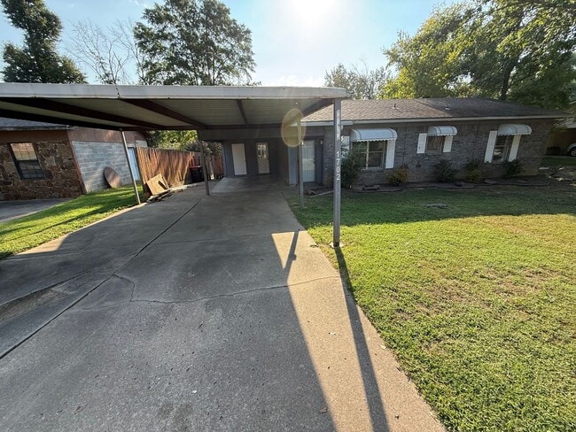 property at 1702 N 29th St