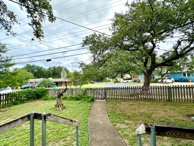 2203 W 49th St in Austin, TX - Building Photo - Building Photo