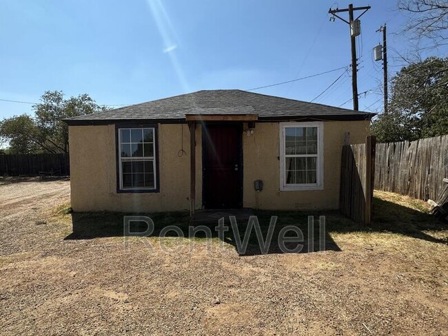 316 46th St in Lubbock, TX - Foto de edificio - Building Photo