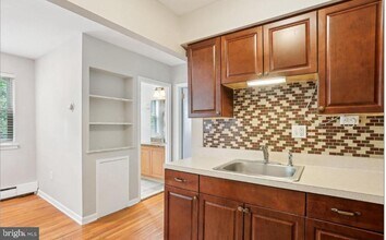 1100 Tyson Ave in Roslyn, PA - Building Photo - Building Photo