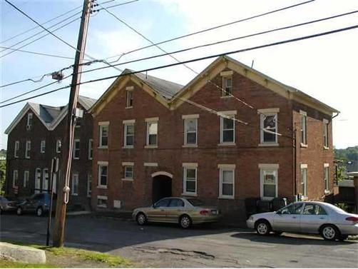 57 North St in Catskill, NY - Building Photo