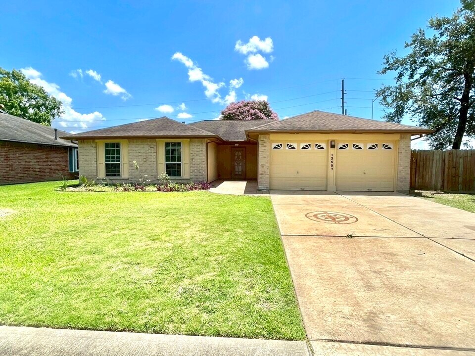 13507 Chipman Glen Dr in Houston, TX - Building Photo