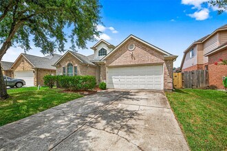 6407 Capridge Dr in Houston, TX - Foto de edificio - Building Photo
