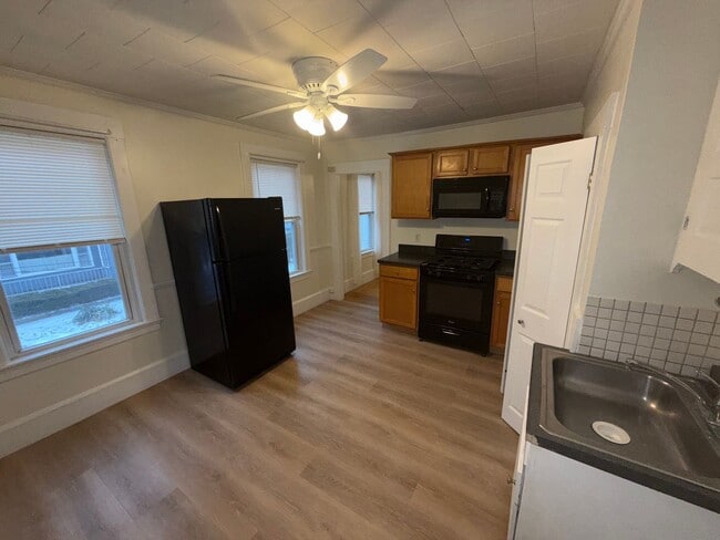 36 2nd St in North Andover, MA - Foto de edificio - Building Photo