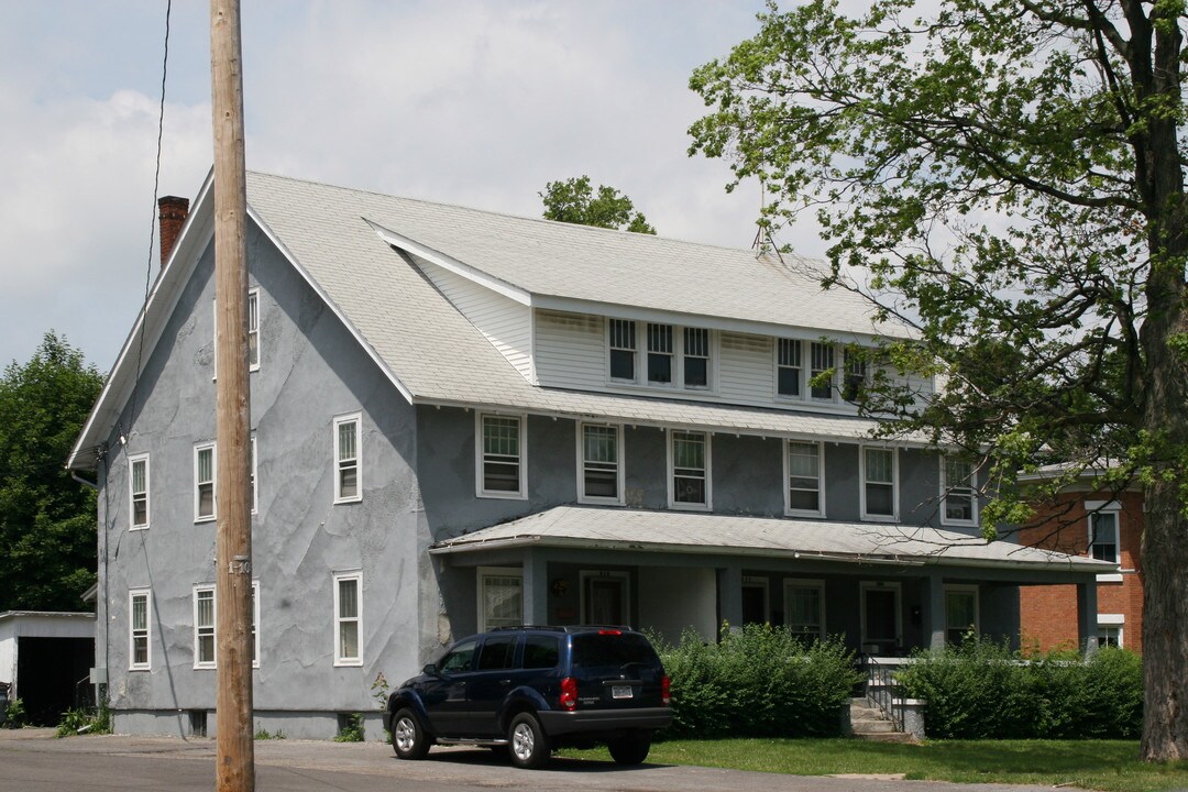 Triplex in Newark, NY - Building Photo