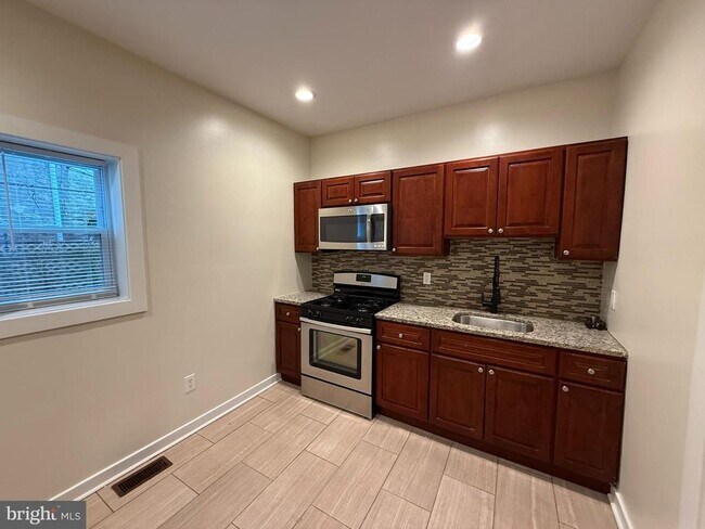 1304 N 25th St in Philadelphia, PA - Building Photo - Building Photo