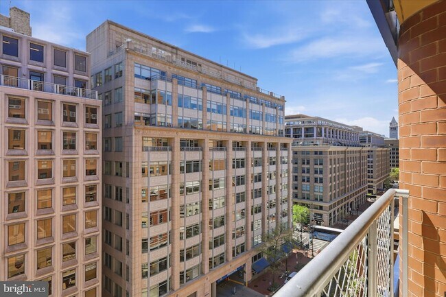 631 D St NW, Unit 829 in Washington, DC - Foto de edificio - Building Photo