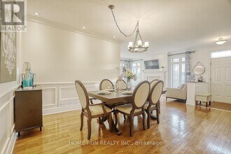 2 Waterford Way in Ottawa, ON - Building Photo - Building Photo