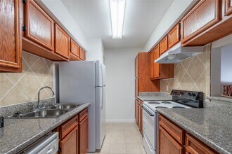 6700 S Dairy Ashford Rd in Houston, TX - Building Photo - Building Photo