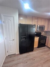 5450 Cardinal Ridge Ct in Las Vegas, NV - Building Photo - Building Photo