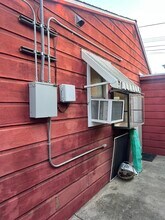 13900 Sylvan St in Van Nuys, CA - Foto de edificio - Building Photo
