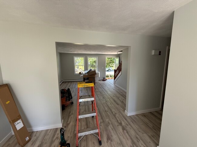 214 Grosvenor Ave in East Providence, RI - Building Photo - Building Photo