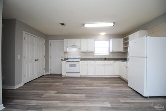 1927 America Ave in Gulf Breeze, FL - Building Photo - Building Photo