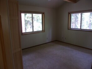 715 W Lake Blvd, Unit The TREE HOUSE in Tahoe City, CA - Building Photo - Building Photo