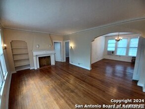 219 W Magnolia Ave in San Antonio, TX - Building Photo - Building Photo