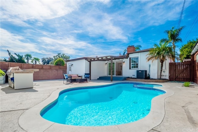 3600 Gardenia Ave in Long Beach, CA - Building Photo - Building Photo