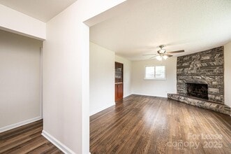 975 22nd St Pl NE, Unit 961 in Hickory, NC - Building Photo - Building Photo