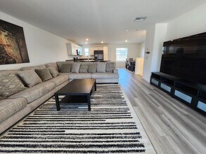 2775 Atomic Tangerine Wy in Las Vegas, NV - Building Photo - Building Photo