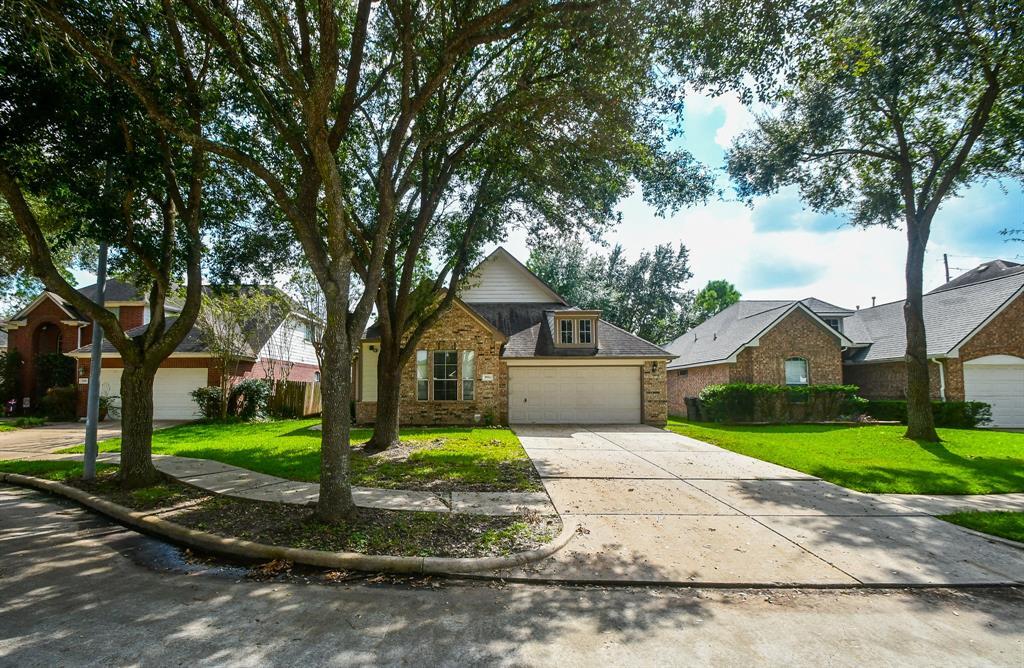 5554 Morgan Park Ln in Sugar Land, TX - Foto de edificio