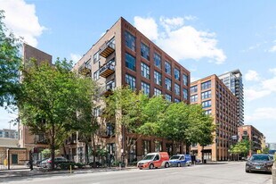 701 W Jackson Blvd in Chicago, IL - Building Photo