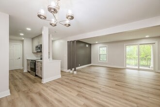 563 Shorely Dr in Barrington, IL - Building Photo - Building Photo