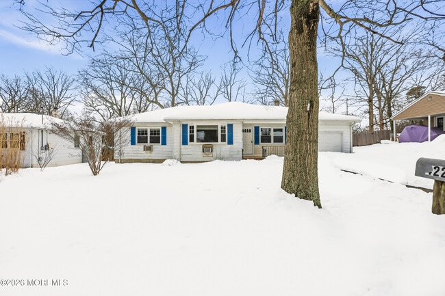 422 Shady Ln in Howell, NJ - Building Photo - Building Photo