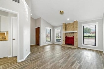 17490 Meandering Way in Dallas, TX - Building Photo - Building Photo