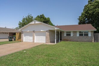 4713 Newport Dr in Del City, OK - Building Photo - Building Photo