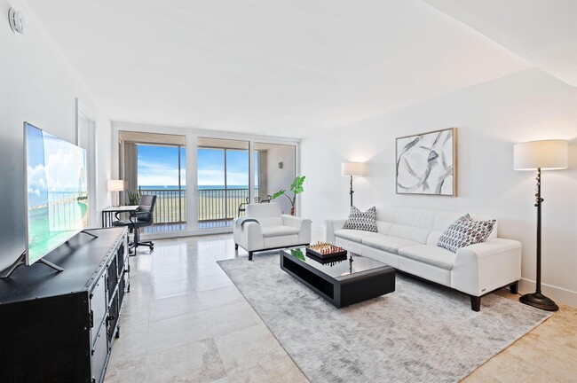 840 Ocean Dr, Unit 1105 in Juno Beach, FL - Foto de edificio - Building Photo