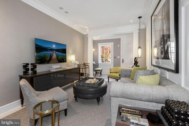 1026 31st St NW in Washington, DC - Building Photo - Building Photo