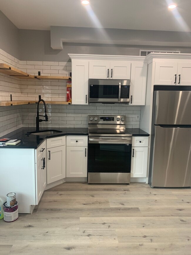 1240 N 15th St, Unit Unit 1 in Philadelphia, PA - Building Photo - Building Photo