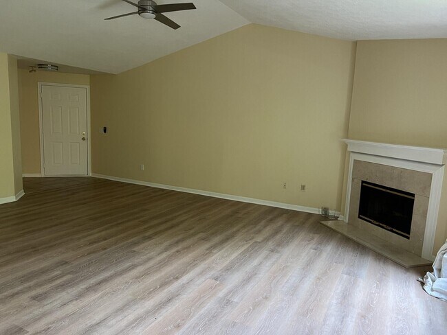 1468 Taramore Dr in Florence, KY - Building Photo - Building Photo