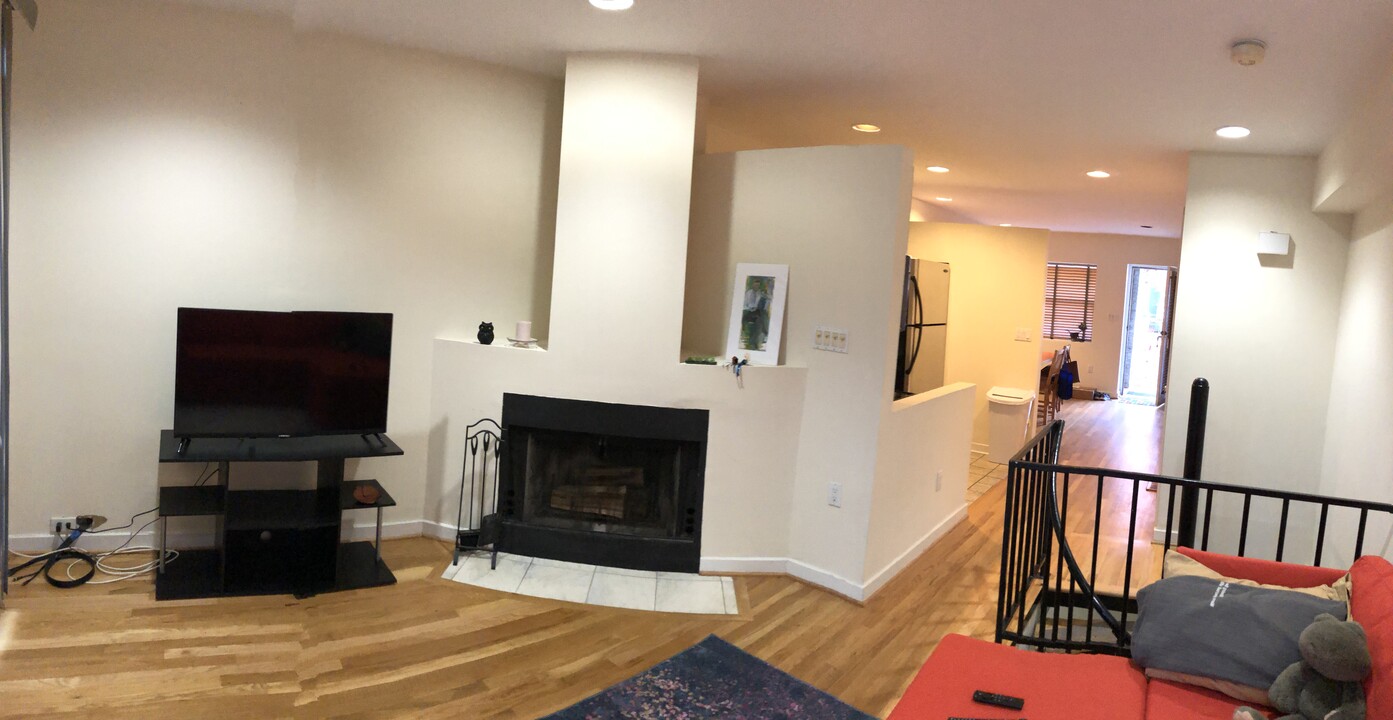 432 3rd St NE, Unit 1 in Washington, DC - Building Photo