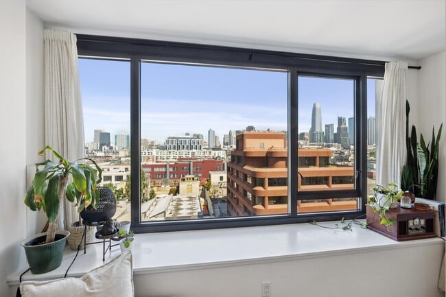 260 King St, Unit 913 in San Francisco, CA - Building Photo - Building Photo