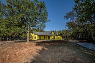735 8th Ave NW in Ardmore, OK - Building Photo