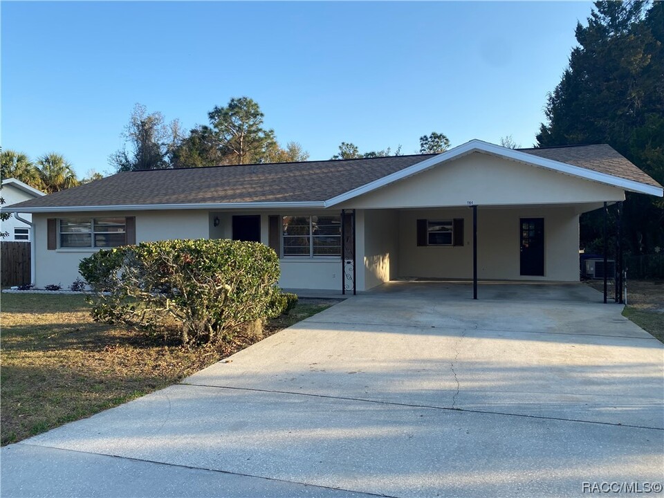 1164 SE 3rd St in Crystal River, FL - Building Photo
