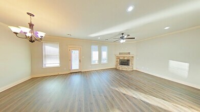 905 SW 79th St in Lawton, OK - Foto de edificio - Building Photo