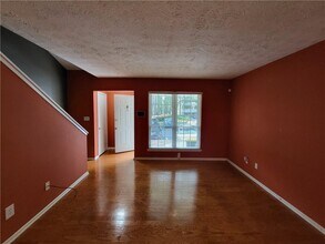 6822 Glenridge Dr in Atlanta, GA - Building Photo - Building Photo