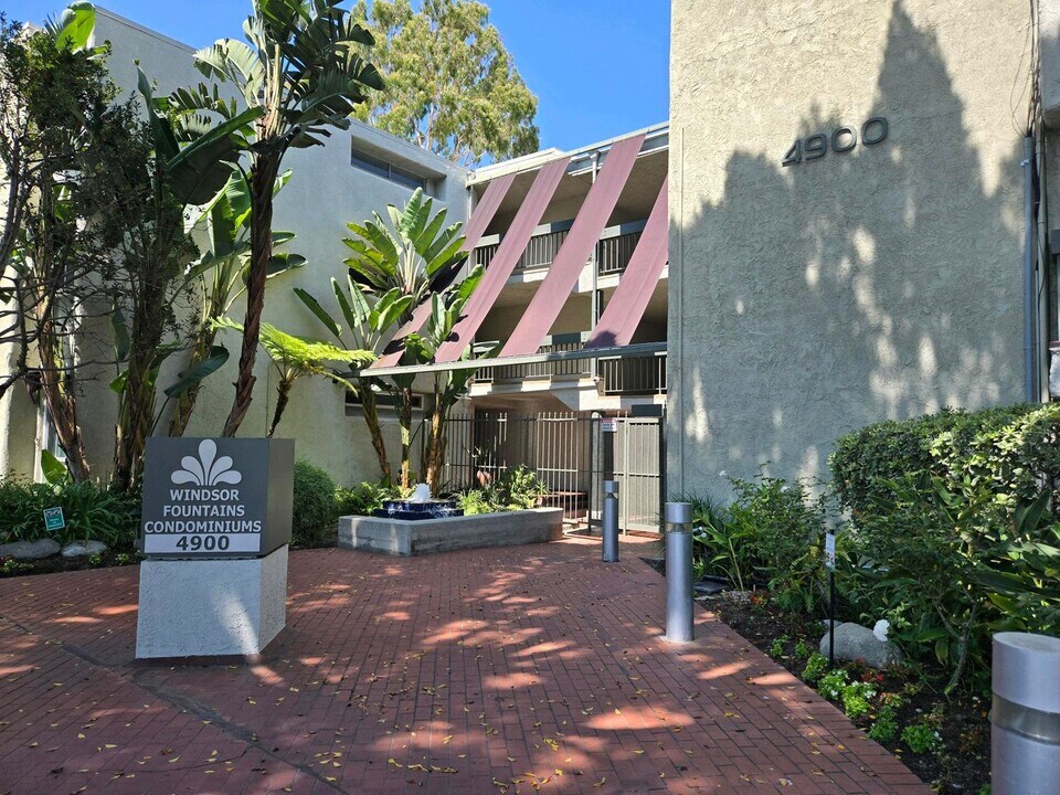 4900 Overland Ave in Los Angeles, CA - Building Photo