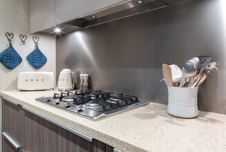 1625 Manitoba St in Vancouver, BC - Building Photo - Building Photo