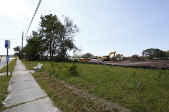 Anchor North Bay Mobile Home Park in Oldsmar, FL - Building Photo - Building Photo