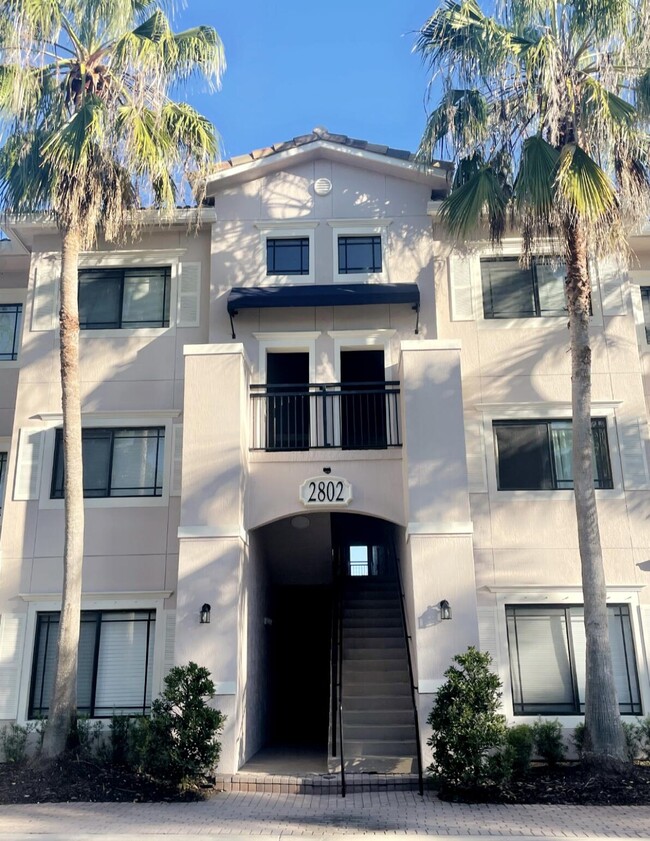 2802 Sarento Pl-Unit -303 in Palm Beach Gardens, FL - Foto de edificio - Building Photo