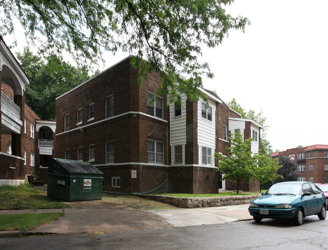 900 E 28th St in Kansas City, MO - Foto de edificio - Building Photo