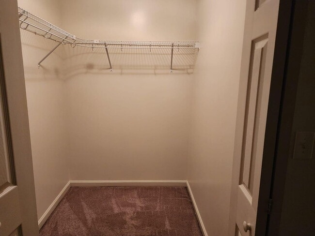 831 Edpas Rd in New Brunswick, NJ - Building Photo - Building Photo